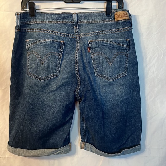 Denim Levi’s Knee Length Shorts Size 12 - Picture 2 of 7